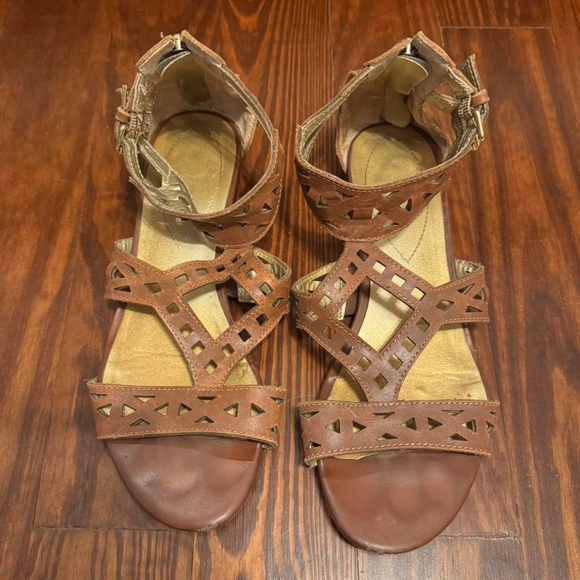 Guess Zip Up Patterned Gladiator Sandals - Picture 1 of 7